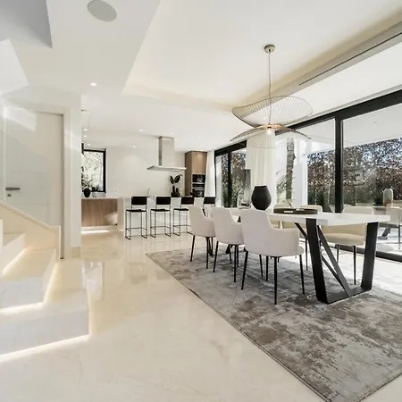 Gorgeous Del Pinar Villa *